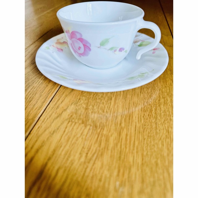 CORELLE(コレール)の新品　希少　オールドコレール　ティーカップ　5客 インテリア/住まい/日用品のキッチン/食器(グラス/カップ)の商品写真