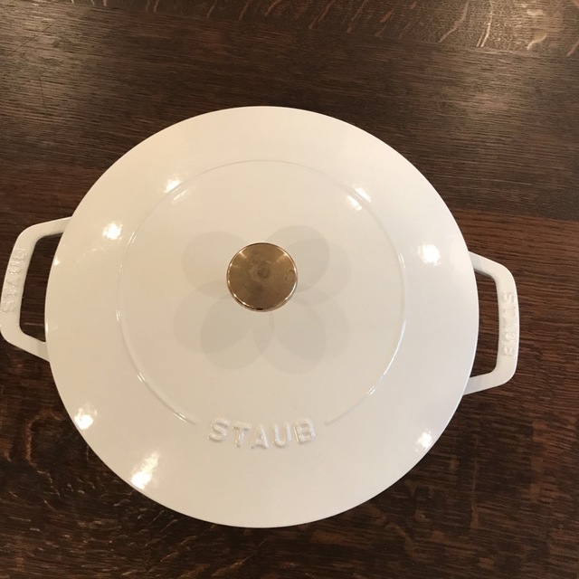 Staub ワナベ 24cm ホワイト | フリマアプリ ラクマ STAUB♢ストウブ ホワイト ワナベ 24cm