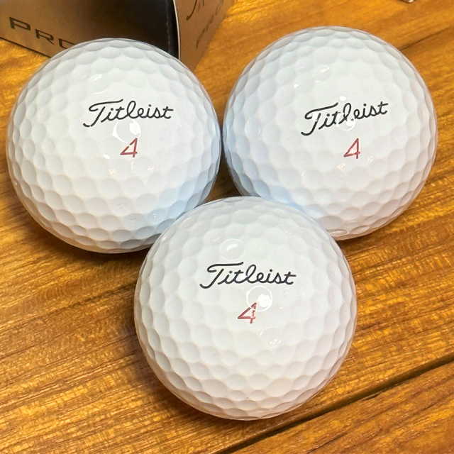 Titleist(タイトリスト)の送料無料  10ダースセット Titleist  NEW PRO V1x スポーツ/アウトドアのゴルフ(その他)の商品写真