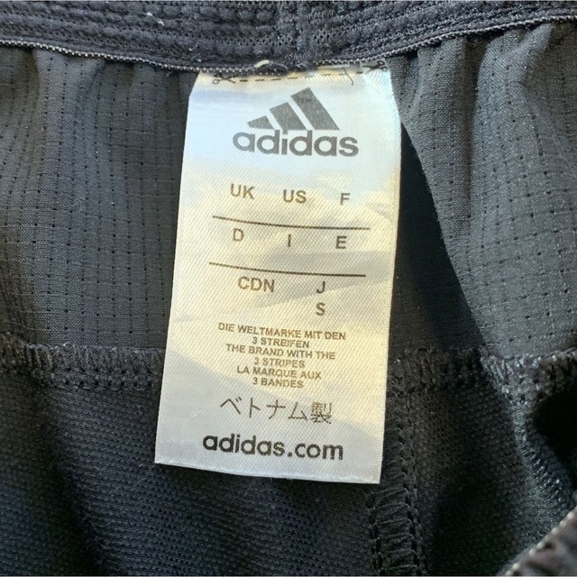 adidas(アディダス)の【橘様専用】adidasスクラブ M / adidasジャージ BLACK  S レディースのトップス(Tシャツ(半袖/袖なし))の商品写真