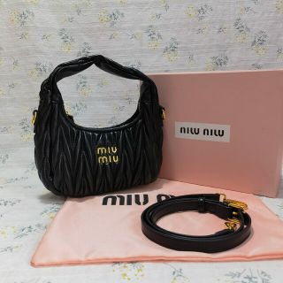 ミュウミュウ トートバッグ(レディース)の通販 900点以上 | miumiuの ミュウミュウ トートバッグ(レディース)の通販 900点以上 | miumiuの
