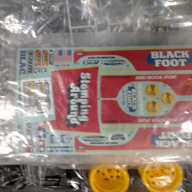 絶版　ブラックフット　タミヤ　未組み立て エンタメ/ホビーのおもちゃ/ぬいぐるみ(ホビーラジコン)の商品写真