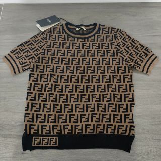 フェンディ Tシャツ(レディース/半袖)の通販 500点以上 | FENDIの フェンディ Tシャツ(レディース/半袖)の通販 500点以上 | FENDIの