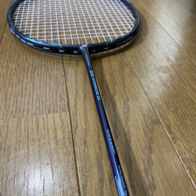 YONEX(ヨネックス)のヨネックス　ボルトリックZフォース2 スポーツ/アウトドアのスポーツ/アウトドア その他(バドミントン)の商品写真