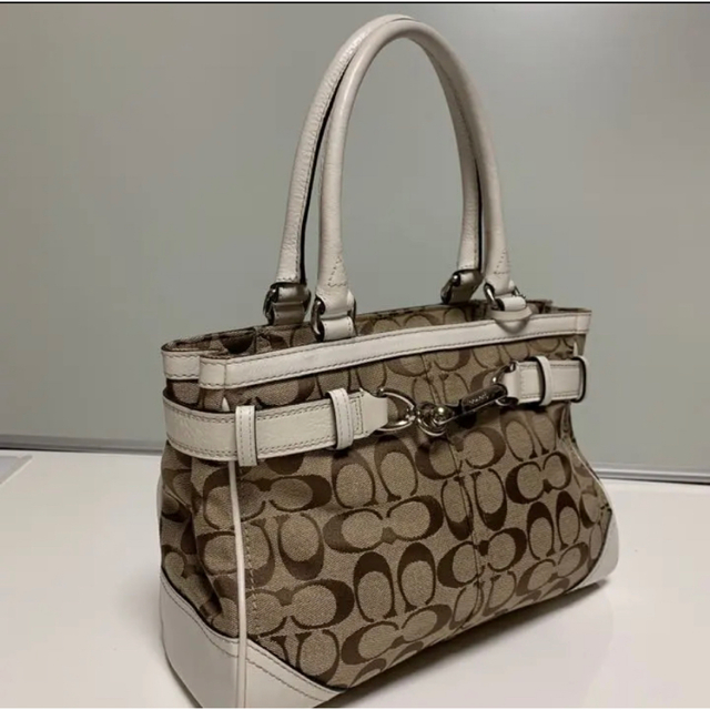 COACH(コーチ)のCOACH コーチ トートバッグ　レザーハンドバッグ シグネチャー ホワイト系 レディースのバッグ(ハンドバッグ)の商品写真