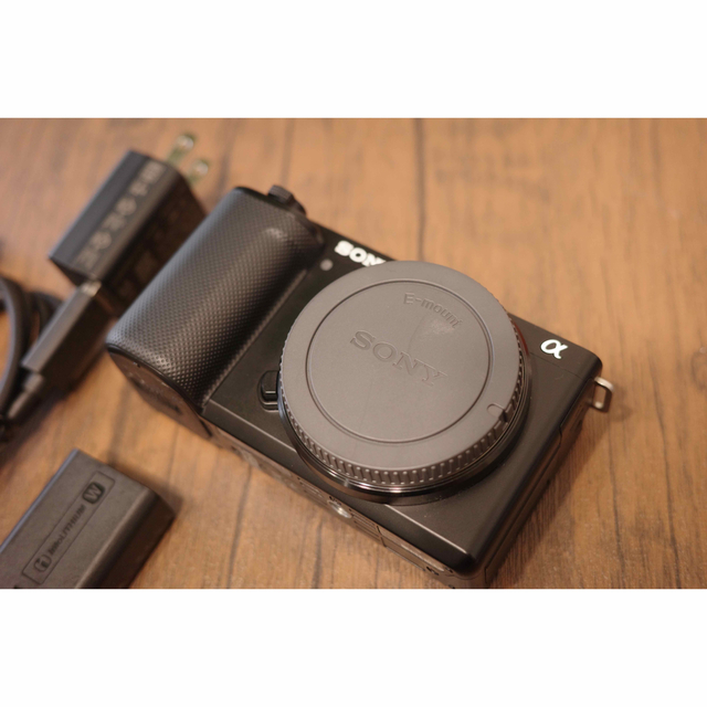 SONY(ソニー)のSONY ZV-E10 ブラック [ボディ単体] スマホ/家電/カメラのカメラ(ミラーレス一眼)の商品写真