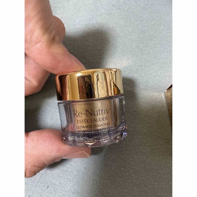 Estee Lauder(エスティローダー)の【現品同量15mL】エスティローダー リニュートリィブダイヤモンド 目もと用 コスメ/美容のスキンケア/基礎化粧品(アイケア/アイクリーム)の商品写真