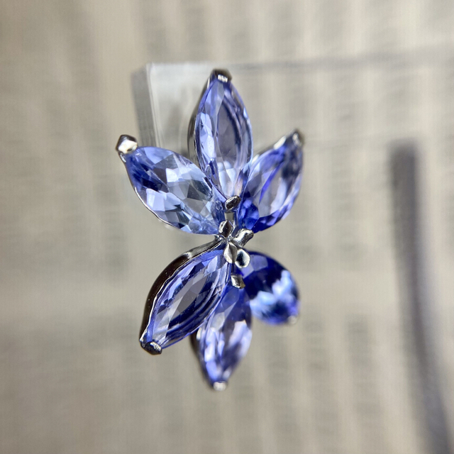 『専用です』天然 タンザナイト ピアス 計2.60ct K18WG