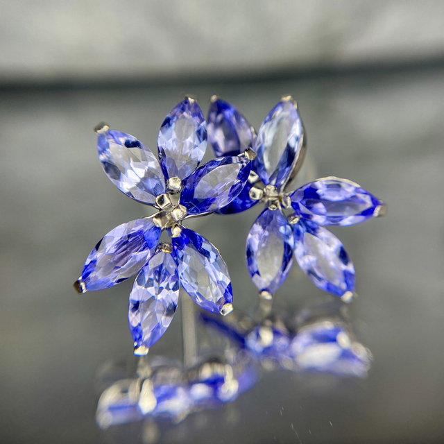 『専用です』天然 タンザナイト ピアス 計2.60ct K18WG