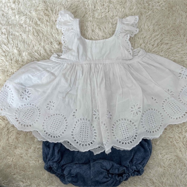 babyGAP(ベビーギャップ)のGAP レーストップス キッズ/ベビー/マタニティのキッズ服女の子用(90cm~)(Tシャツ/カットソー)の商品写真