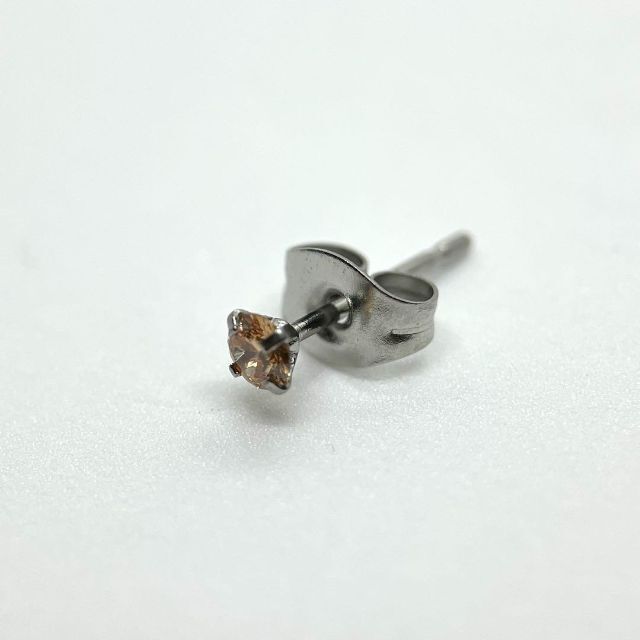 ピアス レディース ステンレス ジルコニア シャンパンゴールド 3mm 316l レディースのアクセサリー(ピアス)の商品写真