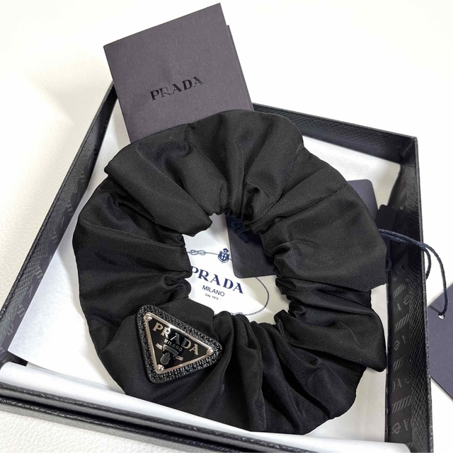 プラダ PRADA Re Nylon トライアングル ロゴ シュシュ 新品