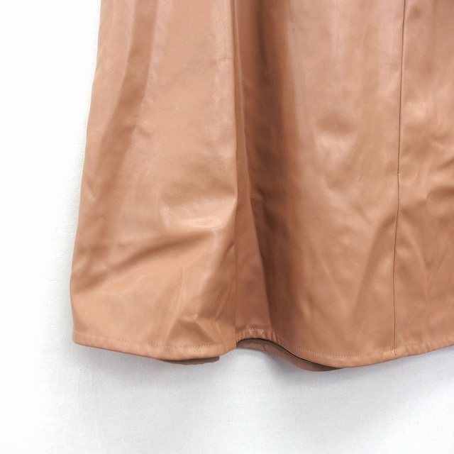 INDIVI(インディヴィ)のインディヴィ INDIVI フレア スカート ロング ミモレ丈 レザー調 無地 レディースのスカート(ロングスカート)の商品写真