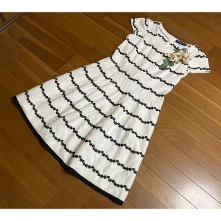 エムズグレイシー(M'S GRACY)の最終値下げ！エムズグレイシーフラワー刺繍ボーダーワンピース白黒38M日本製(ひざ丈ワンピース)