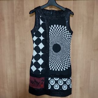 デシグアル(DESIGUAL)の新品　未使用　ワンピース　デシグアル(ひざ丈ワンピース)