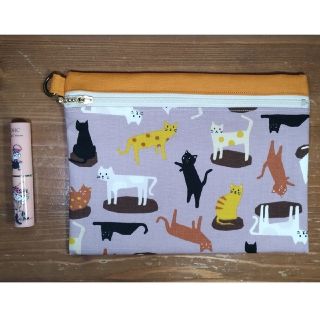 2389 ねこ柄 フラットポーチM ハンドメイド(ポーチ)