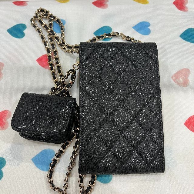 極美品☆CHANEL☆ビジューココマークスマホ☆エアポッズ ケース 【代引可】 16170円引き