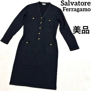 サルヴァトーレフェラガモ(Salvatore Ferragamo)の768美品　サルヴァトーレフェラガモ　ワンピース　金ボタン　黒　ウール　M(ロングワンピース/マキシワンピース)