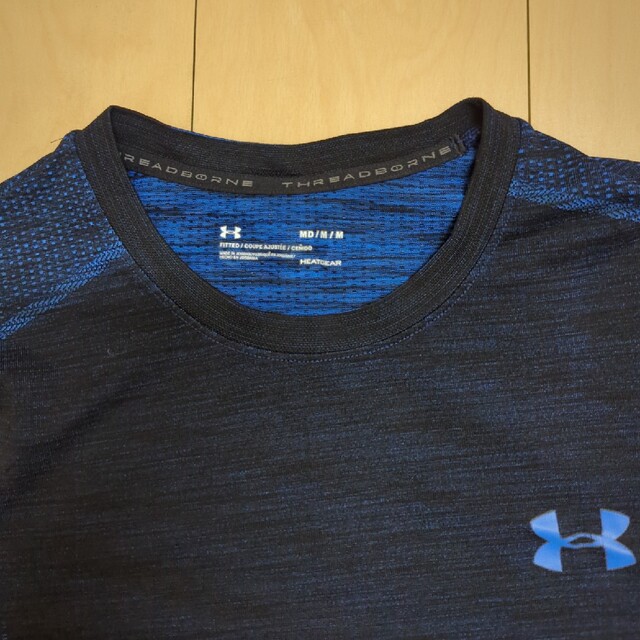 UNDER ARMOUR(アンダーアーマー)のアンダーアーマー　ヒートギア　Ｍ　ネイビー✕ブルー　THREADBORNE メンズのトップス(Tシャツ/カットソー(半袖/袖なし))の商品写真