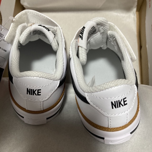 NIKE(ナイキ)のNIKE 16 レガシー　234 キッズ/ベビー/マタニティのキッズ靴/シューズ(15cm~)(スニーカー)の商品写真