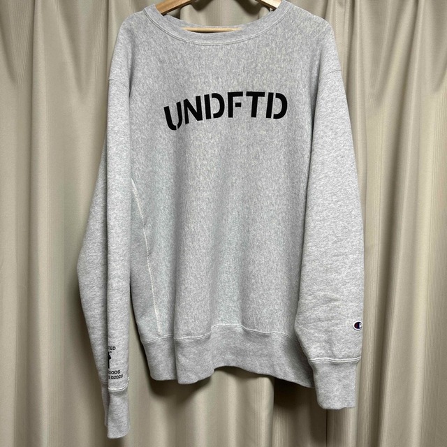 UNDEFEATED - UNDEFEATED Champion スウェット XLの通販 by ...