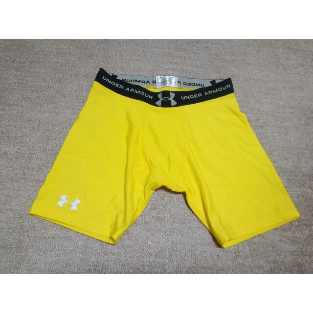 UNDER ARMOUR(アンダーアーマー)のUNDER ARMOUR　アンダーパンツ　黄色　XLサイズ メンズのアンダーウェア(その他)の商品写真