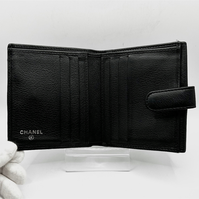 美品 CHANEL 二つ折り財布 バタフライ カメリア ラムスキン W 美品 CHANEL 二つ折り財布 バタフライ カメリア ラムスキン W