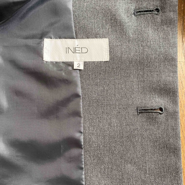 INED パンツスーツ　グレー　サイズ2表記 レディースのフォーマル/ドレス(スーツ)の商品写真