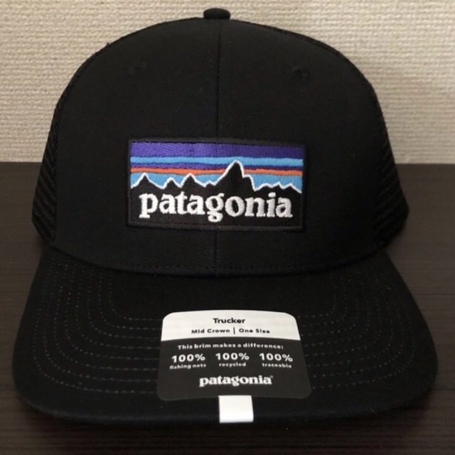 patagonia(パタゴニア)のパタゴニア P-6 Logo Trucker Hat FA21 メンズの帽子(キャップ)の商品写真