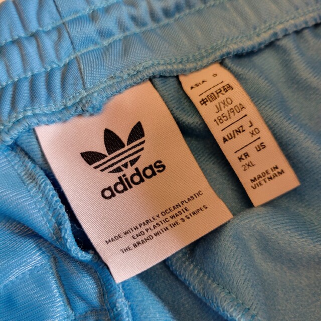 Originals（adidas）(オリジナルス)の希少 XL アディダスオリジナルス 水色 セットアップ トラックジャケット メンズのトップス(ジャージ)の商品写真