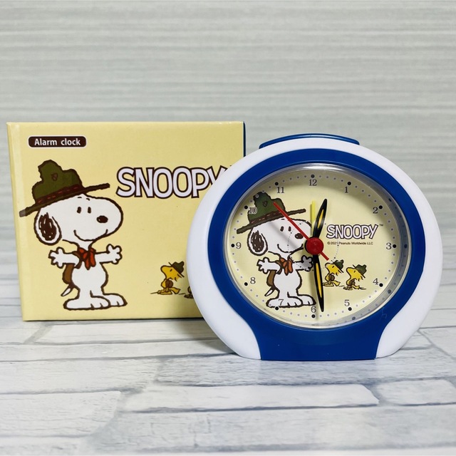 PEANUTS(ピーナッツ)の残り2個【新品】スヌーピー　ライト付きアラームクロック　ブルー インテリア/住まい/日用品のインテリア小物(置時計)の商品写真