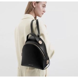 【美品】charles&keith チャールズアンドキース リュック（保存袋付）