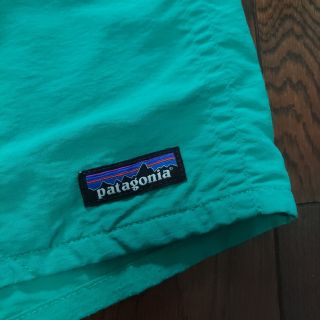 パタゴニア(patagonia)のpatagonia　バギーズショーツ　EMRD XS　緑　エメラルドグリーン(ショートパンツ)