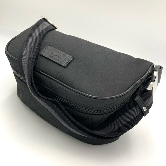Gucci - 極美品✨ グッチ ボディバッグ ナイロン レザー GG柄 メンズ