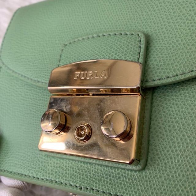美品【FURLA フルラ】メトロポリス ショルダーバッグ 鍵付き 緑 希少