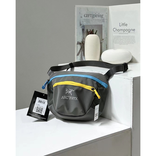 ARC'TERYX(アークテリクス)のアークテリクス ビームス ボーイ アロー ウエストバッグ ポーチ  メンズのバッグ(ショルダーバッグ)の商品写真