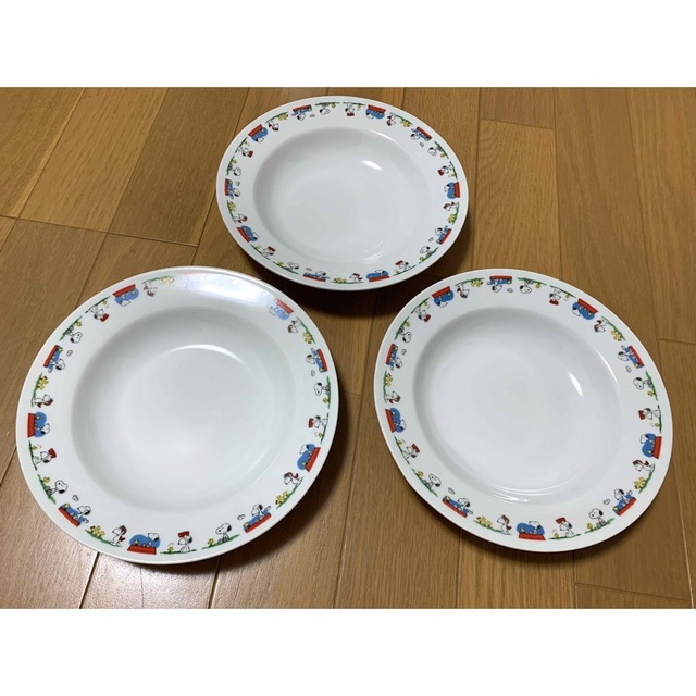 スヌーピー　皿　3枚セット インテリア/住まい/日用品のキッチン/食器(食器)の商品写真