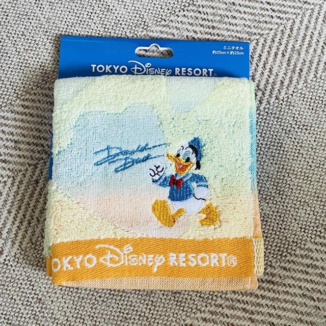 Disney(ディズニー)のディズニー　ドナルド　ハンドタオル エンタメ/ホビーのアニメグッズ(タオル)の商品写真