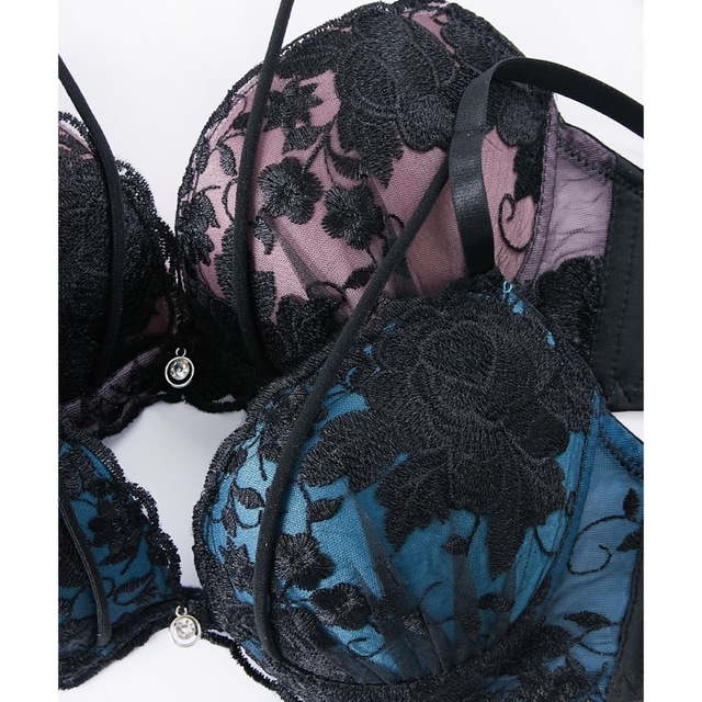 大人の色気✨♥️ストリングシルエットローズブラショーツセット(ブルー) レディースの下着/アンダーウェア(ブラ&ショーツセット)の商品写真
