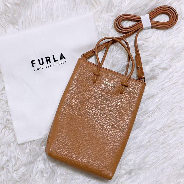 Furla - 極美品 フルラ エッセンシャル ミニショルダー スマホバッグ