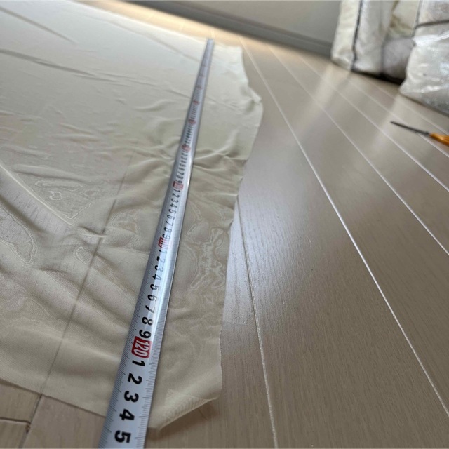 シフォンチュール　クリーム色　120巾160㎝ ハンドメイドの素材/材料(生地/糸)の商品写真