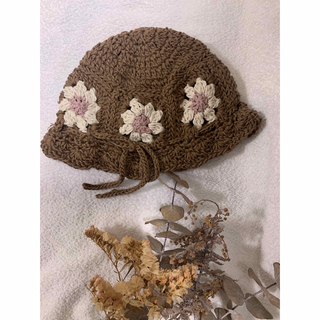 赤ちゃん帽子　コットン手編みモチーフ帽子(帽子)