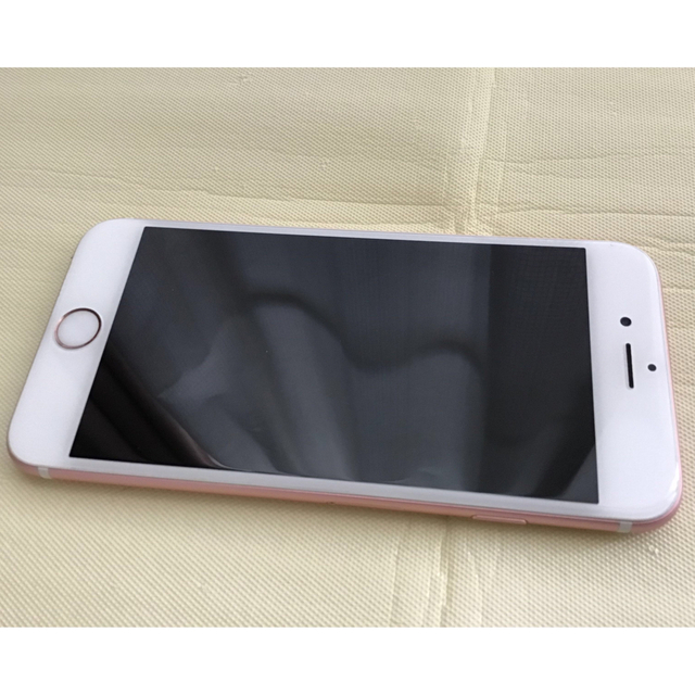 iPhone(アイフォーン)のiPhone 6s 64GB ローズゴールド　simフリー　美品　おまけ付　本体 スマホ/家電/カメラのスマートフォン/携帯電話(スマートフォン本体)の商品写真