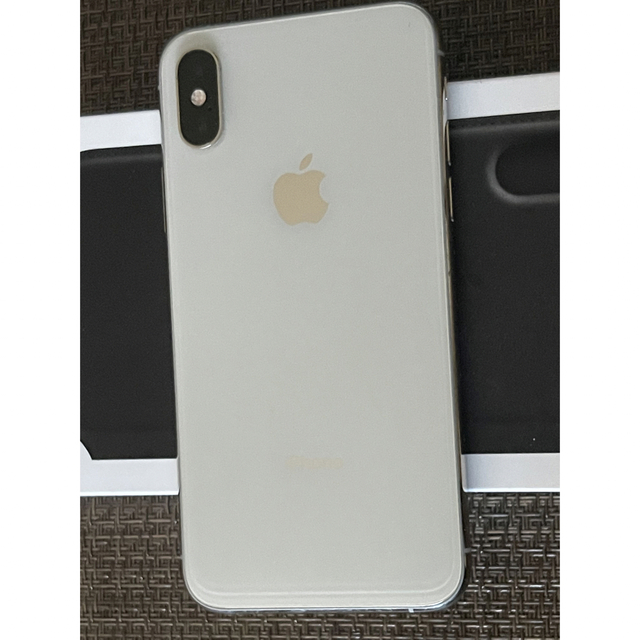 iPhone(アイフォーン)のiPhone xs Silver 64GB SIMフリー訳アリ品 スマホ/家電/カメラのスマートフォン/携帯電話(スマートフォン本体)の商品写真