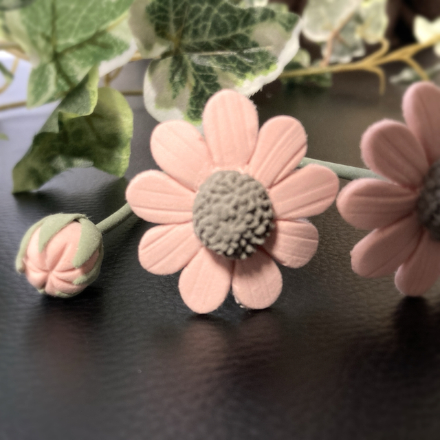 カモミール　くすみピンク　3本セット　クレイフラワー　韓国インテリア　造花 ハンドメイドのフラワー/ガーデン(その他)の商品写真