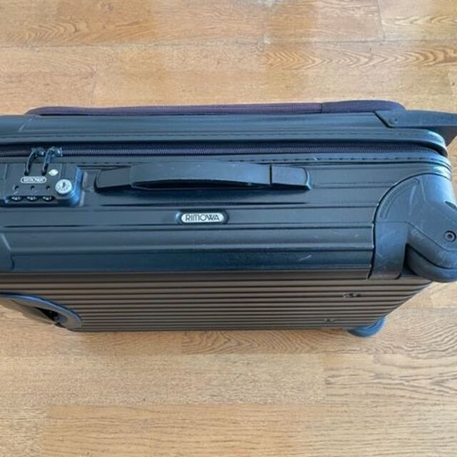 RIMOWA(リモワ)の正規品　リモワ　RIMOWA ブラック黒 2輪 機内持込OK 約32L  レディースのバッグ(スーツケース/キャリーバッグ)の商品写真