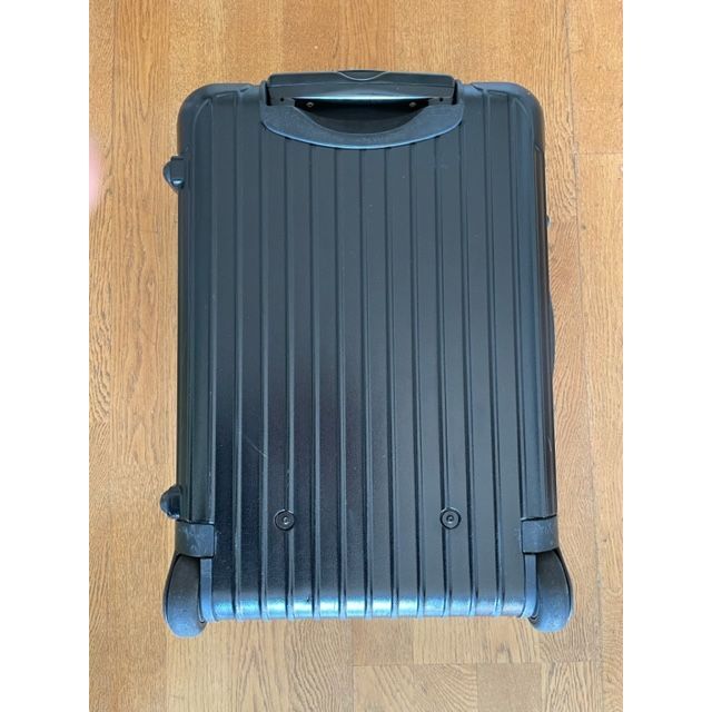 RIMOWA(リモワ)の正規品　リモワ　RIMOWA ブラック黒 2輪 機内持込OK 約32L  レディースのバッグ(スーツケース/キャリーバッグ)の商品写真