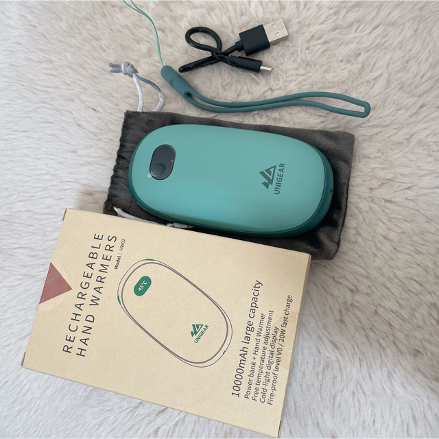 ⭐️新品未使用⭐️Unigear 充電式カイロ 10000mAh 防寒グッズ スマホ/家電/カメラの冷暖房/空調(電気ヒーター)の商品写真