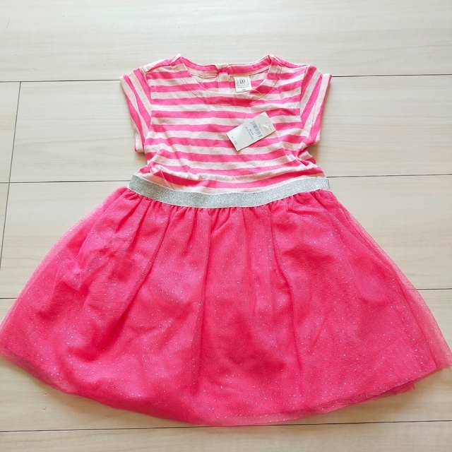 babyGAP(ベビーギャップ)の【新品】baby gap　ワンピース　ドレス　2点セット キッズ/ベビー/マタニティのキッズ服女の子用(90cm~)(ワンピース)の商品写真