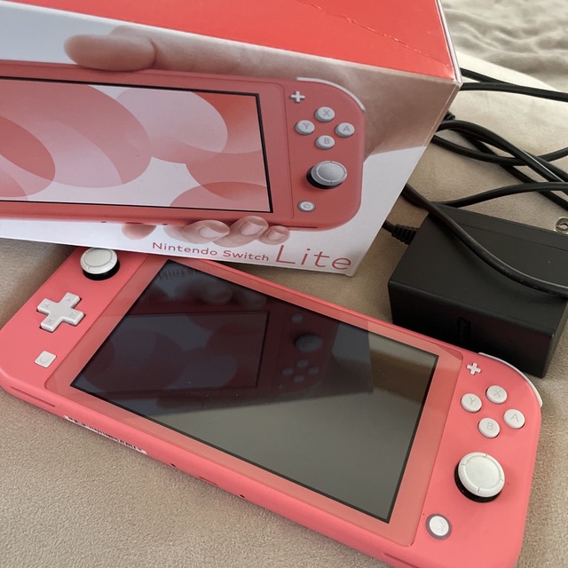 Nintendo Switch Lite ニンテンドースイッチライト　コーラル